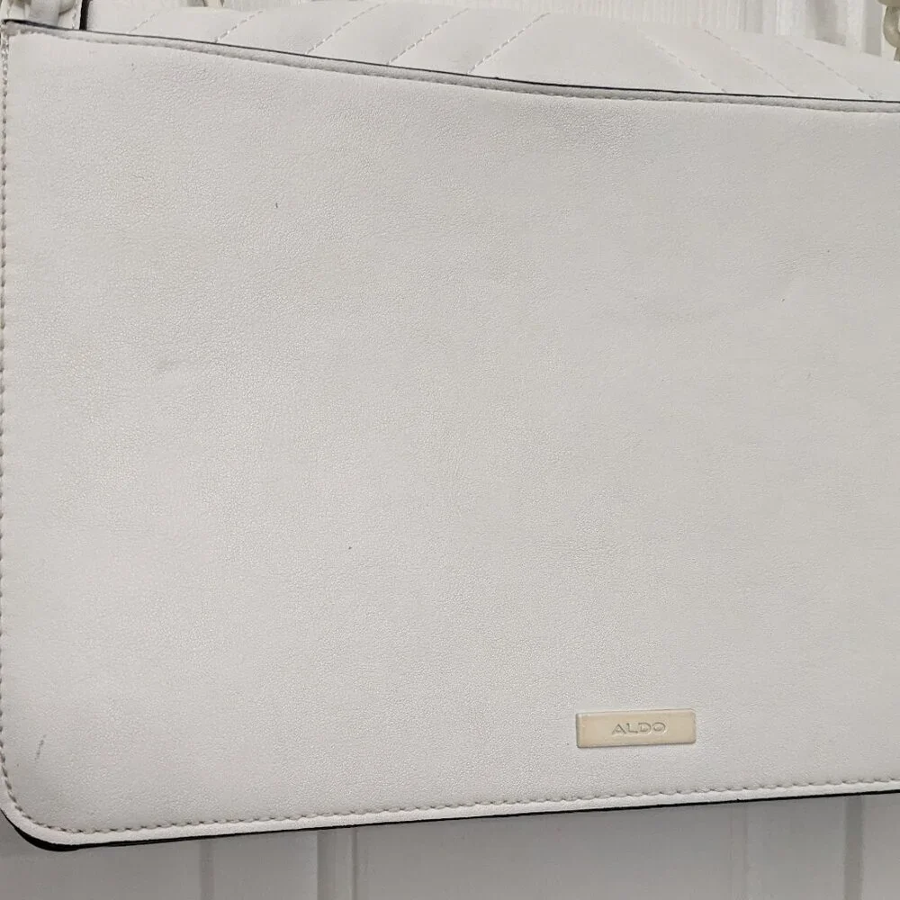 ALDO Greenwald Crossbody Bag Medium White Overflow With Metal Chain - Picture 16 of 16